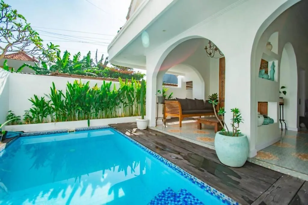 Villa Putih Seminyak